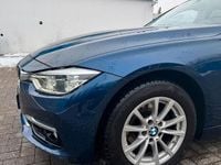 Gebraucht BMW 320 184 PS (135 kW) 2017 Blau Limousine