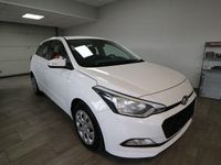 Gebraucht Hyundai i20 84 PS (61 kW) 2016 Weiß Limousine