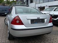 Gebraucht Ford Mondeo Ghia 125 PS (91 kW) 2002 Silber Limousine