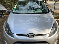 Gebraucht Ford Fiesta Ambiente 82 PS (60 kW) 2009 Grau Kleinwagen