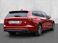 Gebraucht Volvo V60 Core 398 PS (292 kW) 2022 Rot Kombi
