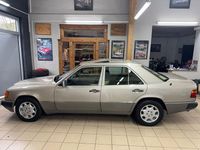 Gebraucht Mercedes 300 179 PS (131 kW) 1992 Beige Limousine