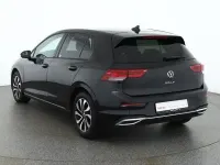 Gebraucht VW Golf VIII Active 150 PS (110 kW) 2023 Schwarz Limousine