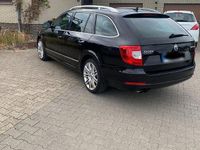 Gebraucht Skoda Superb Elegance 160 PS (117 kW) 2014 Schwarz Kombi