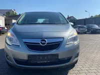 Gebraucht Opel Meriva Active 101 PS (74 kW) 2013 Silber Van / Kleinbus