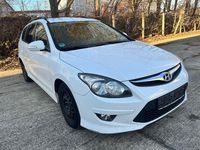 Gebraucht Hyundai i30 90 PS (66 kW) 2011 Weiß Kombi