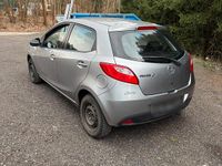 Gebraucht Mazda 2 75 PS (55 kW) 2011 Silber Kleinwagen