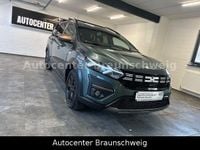 Gebraucht Dacia Jogger Extreme 94 PS (69 kW) 2024 Grün Van / Kleinbus