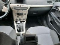 Usata Opel Astra 90 CV (66 kW) 2008 Nero Station wagon