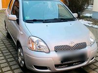 Gebraucht Toyota Yaris 75 PS (55 kW) 2003 Silber Kleinwagen