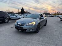 Gebraucht Opel Astra Edition 110 PS (80 kW) 2011 Silbersee/perl silber (m2) Kombi