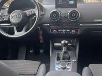 gebraucht Audi A3 Sportback 1.6 TDI Bri Schwarz Nav clim shz xen poc