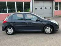 Gebraucht Peugeot 206+ Basis 60 PS (44 kW) 2010 Grau Kleinwagen
