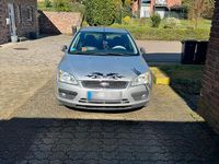 Gebraucht Ford Focus Ghia 101 PS (74 kW) 2006 Grau Limousine