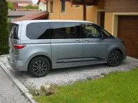Gebraucht VW Multivan 150 PS (110 kW) 2024 Grau Van / Kleinbus
