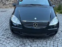 Używany Mercedes A150 Classic 95 KM (69 kW) 2004 Czarny Hatchback