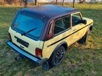 Gebraucht Lada niva 83 PS (61 kW) 2012 Gelb SUV