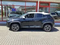 Gebraucht Toyota Yaris Elegant 116 PS (85 kW) 2022 Mysticschwarz mica / dach weiss Kleinwagen