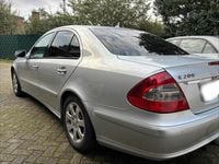 Gebraucht Mercedes E200 136 PS (100 kW) 2007 Silber Limousine