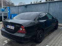 Gebraucht Chevrolet Evanda CDX 131 PS (96 kW) 2006 Schwarz Limousine