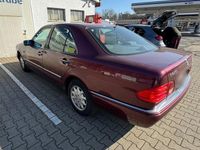 Gebraucht Mercedes E230 Elegance 150 PS (110 kW) 1996 Rot Limousine