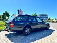 Używany Mercedes E300 179 KM (131 kW) 1990 Szary Kombi