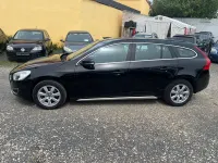 Gebraucht Volvo V60 Momentum 163 PS (119 kW) 2011 Schwarz Kombi