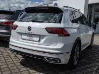 Gebraucht VW Tiguan R-line 150 PS (110 kW) 2024 Weiss / pure white SUV