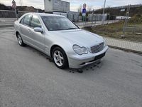 Gebraucht Mercedes C220 Elegance 143 PS (105 kW) 2002 Silber Limousine