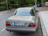 Gebraucht Mercedes E200 136 PS (100 kW) 1995 Beige Limousine