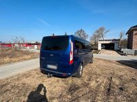 Gebraucht Ford Tourneo Titanium 170 PS (125 kW) 2017 Blau Van / Kleinbus