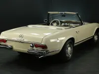 Gebraucht Mercedes 230 150 PS (110 kW) 1967 Beige Cabrio