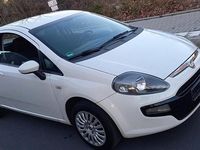 Gebraucht Fiat Punto 70 PS (51 kW) 2011 Weiß Kleinwagen