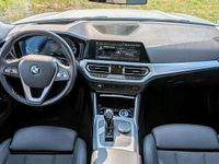 Gebraucht BMW 330e Shadowline 292 PS (214 kW) 2020 Silber Kombi