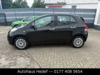 Gebraucht Toyota Yaris 69 PS (50 kW) 2011 Schwarz Kleinwagen
