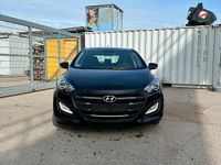 Gebraucht Hyundai i30 110 PS (80 kW) 2015 Schwarz Limousine