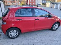 Gebraucht Toyota Yaris 69 PS (50 kW) 2010 Rot Kleinwagen