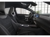 Gebraucht Mercedes CLA200 AMG line 163 PS (119 kW) 2025 Metalliclack kosmosschwarz Coupé