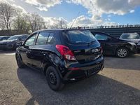 Gebraucht Hyundai i20 Edition 75 PS (55 kW) 2013 Schwarz Kleinwagen