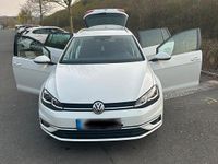 Gebraucht VW Golf VII Highline 150 PS (110 kW) 2019 Weiß Kombi