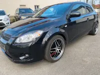 Używany Kia Ceed 125 KM (91 kW) 2011 Czarny Hatchback