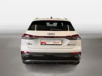 Używany Audi Q4 e-tron Ambiente 210 kW (286 KM) 2025 Biały SUV