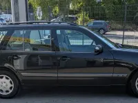 Gebraucht Mercedes E200 163 PS (119 kW) 2002 Schwarz Limousine