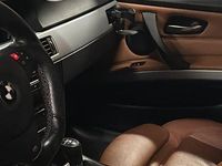 Gebraucht BMW 320 Sport Line 185 PS (136 kW) 2011 Schwarz Limousine