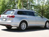 Gebraucht VW Passat 150 PS (110 kW) 2022 Grau Kombi