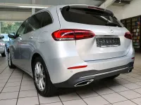 Gebraucht Mercedes B200 Urban 150 PS (110 kW) 2021 Silber Kleinwagen