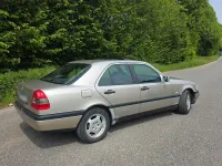 Gebraucht Mercedes C180 Classic 122 PS (89 kW) 1997 Schwarz Limousine