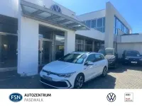 Gebraucht VW Golf VIII R-line 190 PS (139 kW) 2023 Pure white (metallic) Kombi