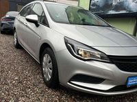 Gebraucht Opel Astra Selection 101 PS (74 kW) 2017 Grau Kombi