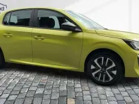 Neu Peugeot 208 Style 101 PS (74 kW) 2026 Gelb Kleinwagen